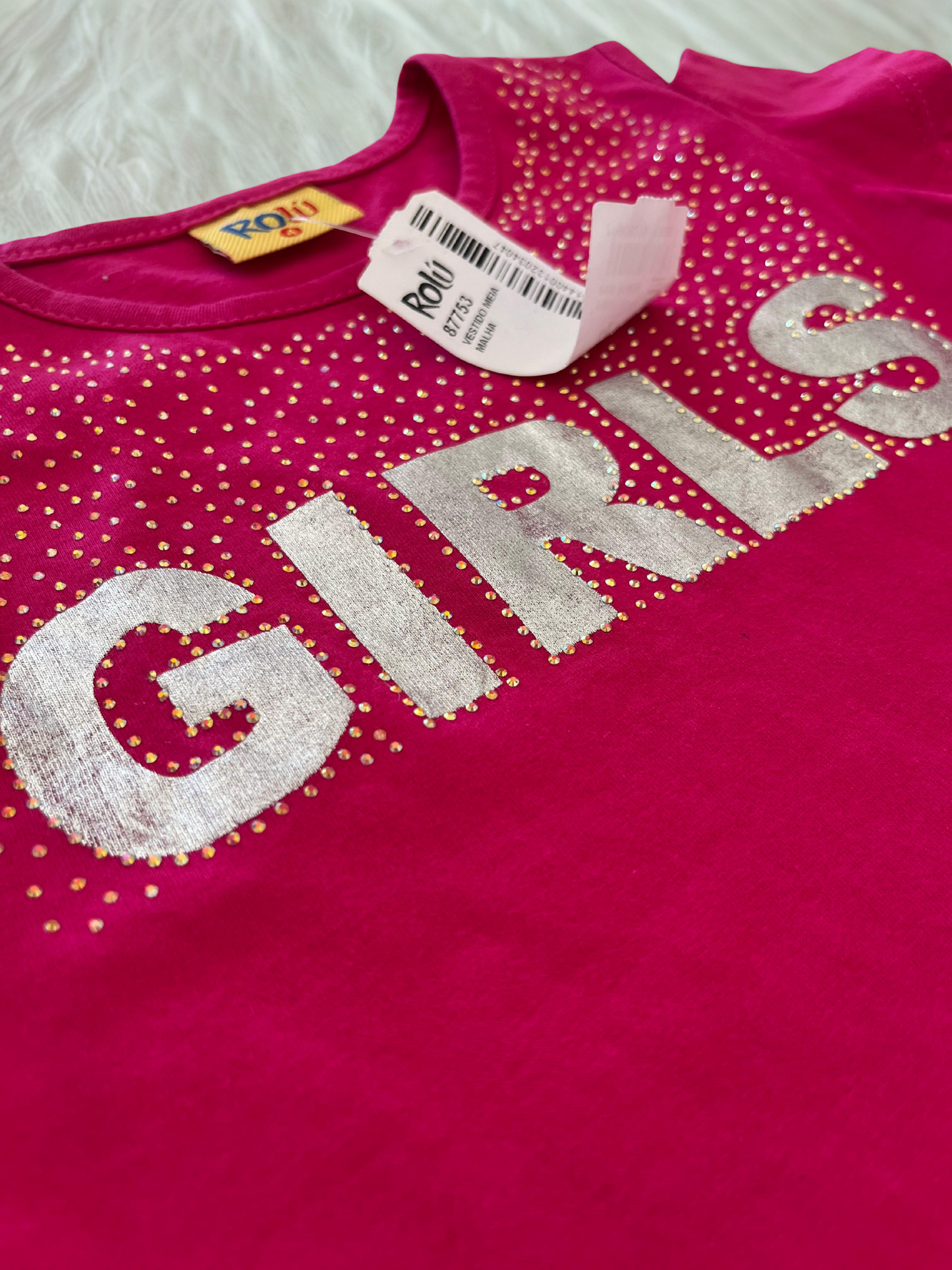 Vestido de cor rosa vibrante, com o aplique "GIRLS" escrito em letras brilhantes-TAM 4