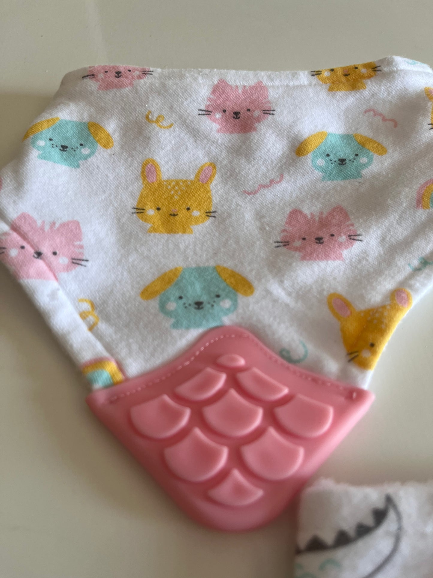 Kit com 2 uni Mordedores BUBA menina