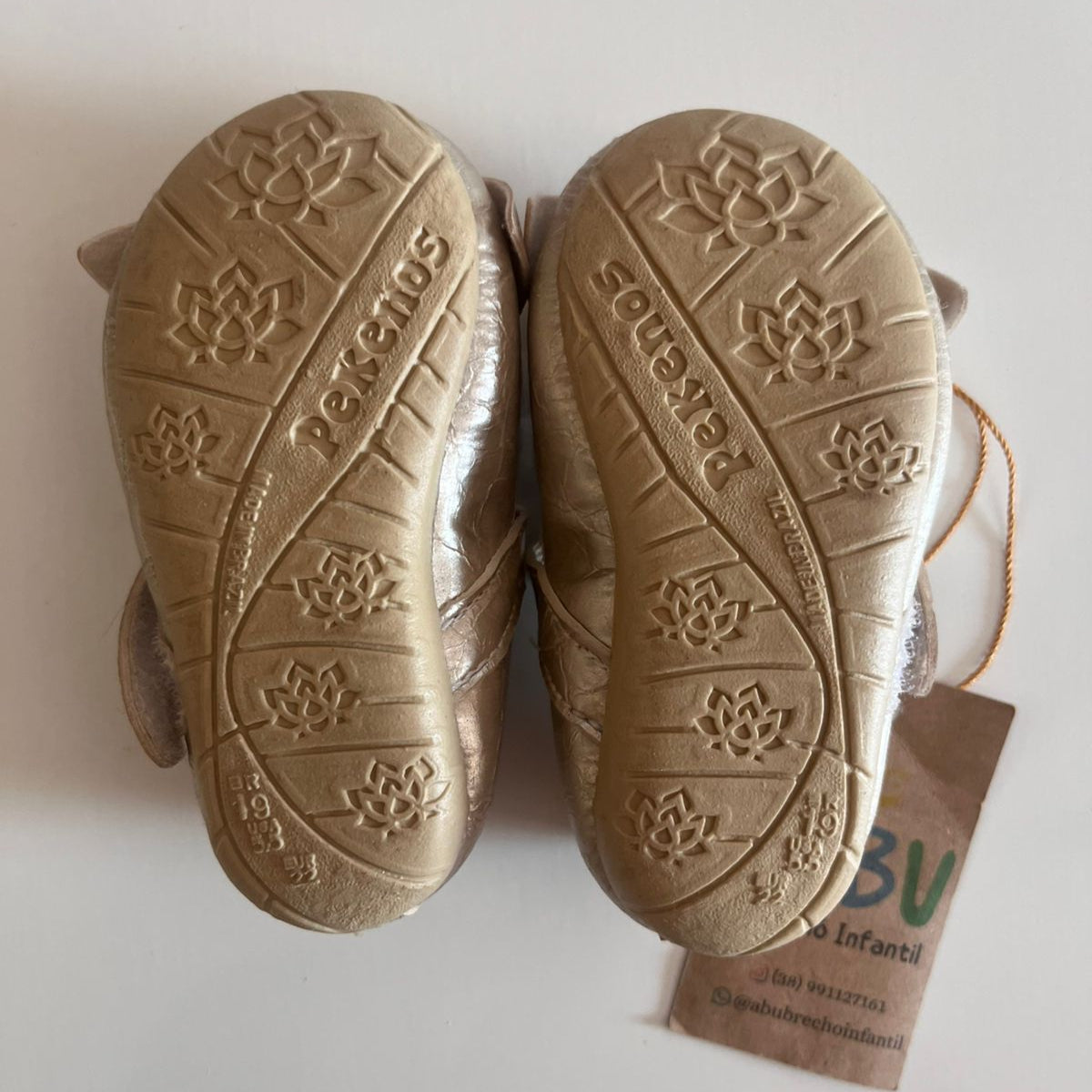 Sapatilha  de Bebê Pekenos  Laço  de Strass Dourado Tam 19