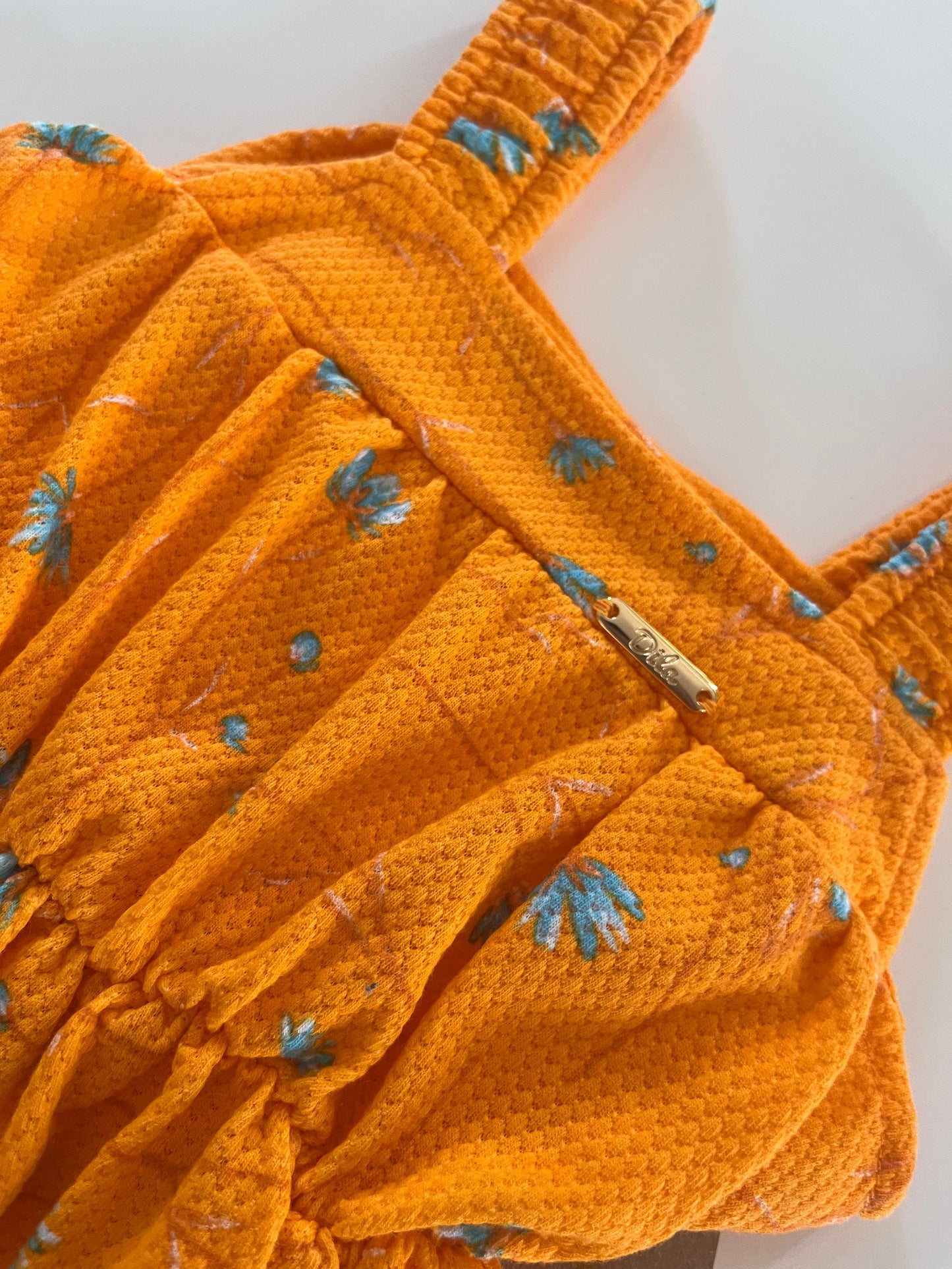 Vestido laranja com flores Dila-TAM 1