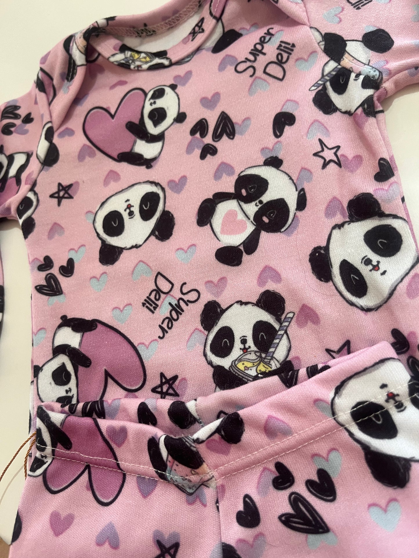 Conjunto Bebê Suedine Antialérgico Pagão Body e Calça Longo Panda Menina