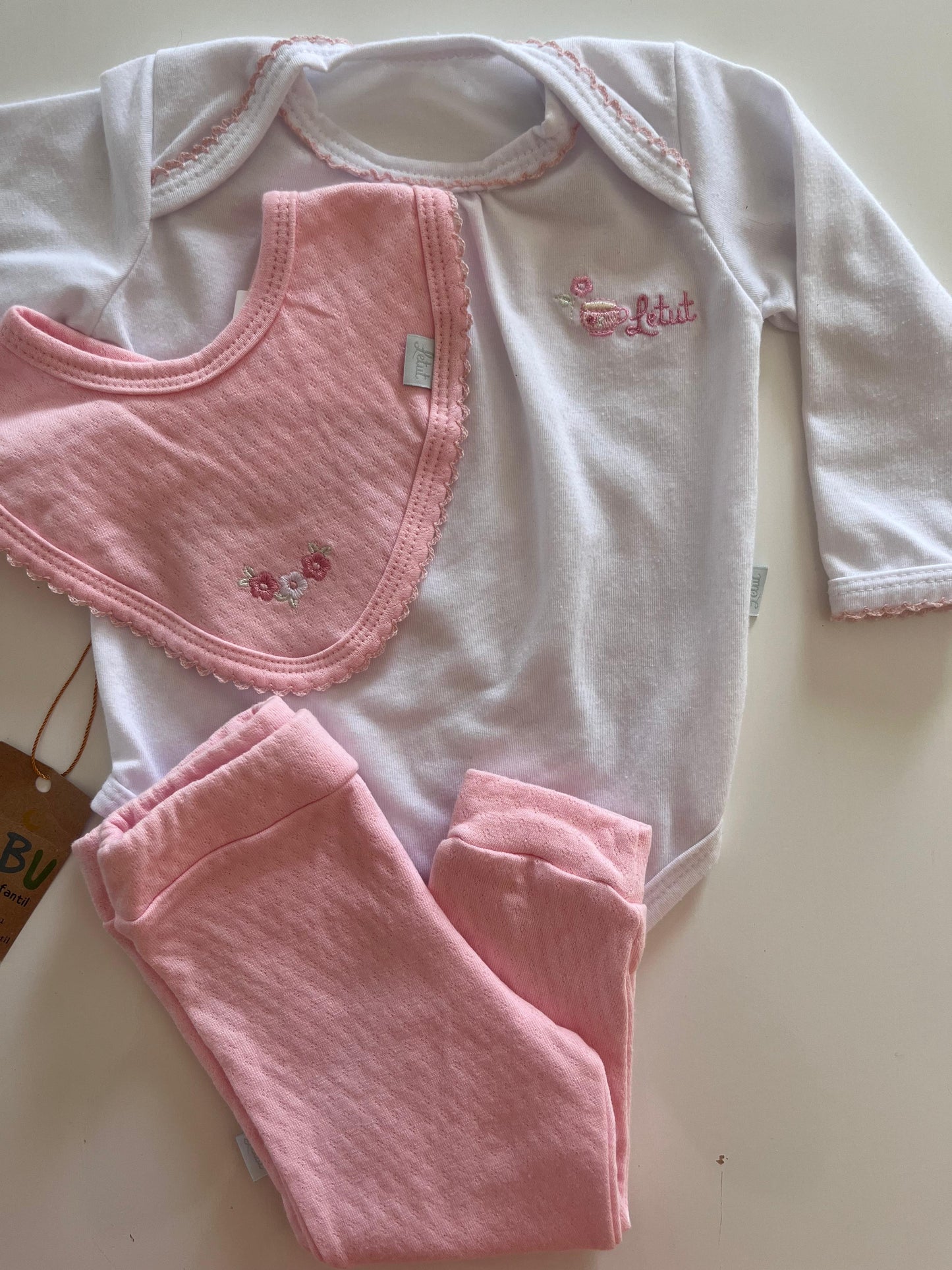 Kit 3 Peças Body Calça E Babador 100% Algodão