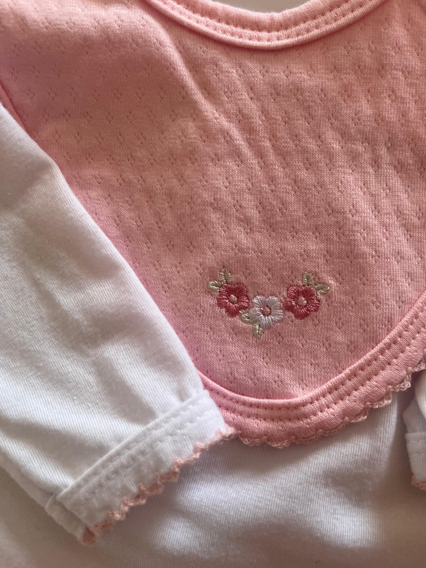 Kit 3 Peças Body Calça E Babador 100% Algodão