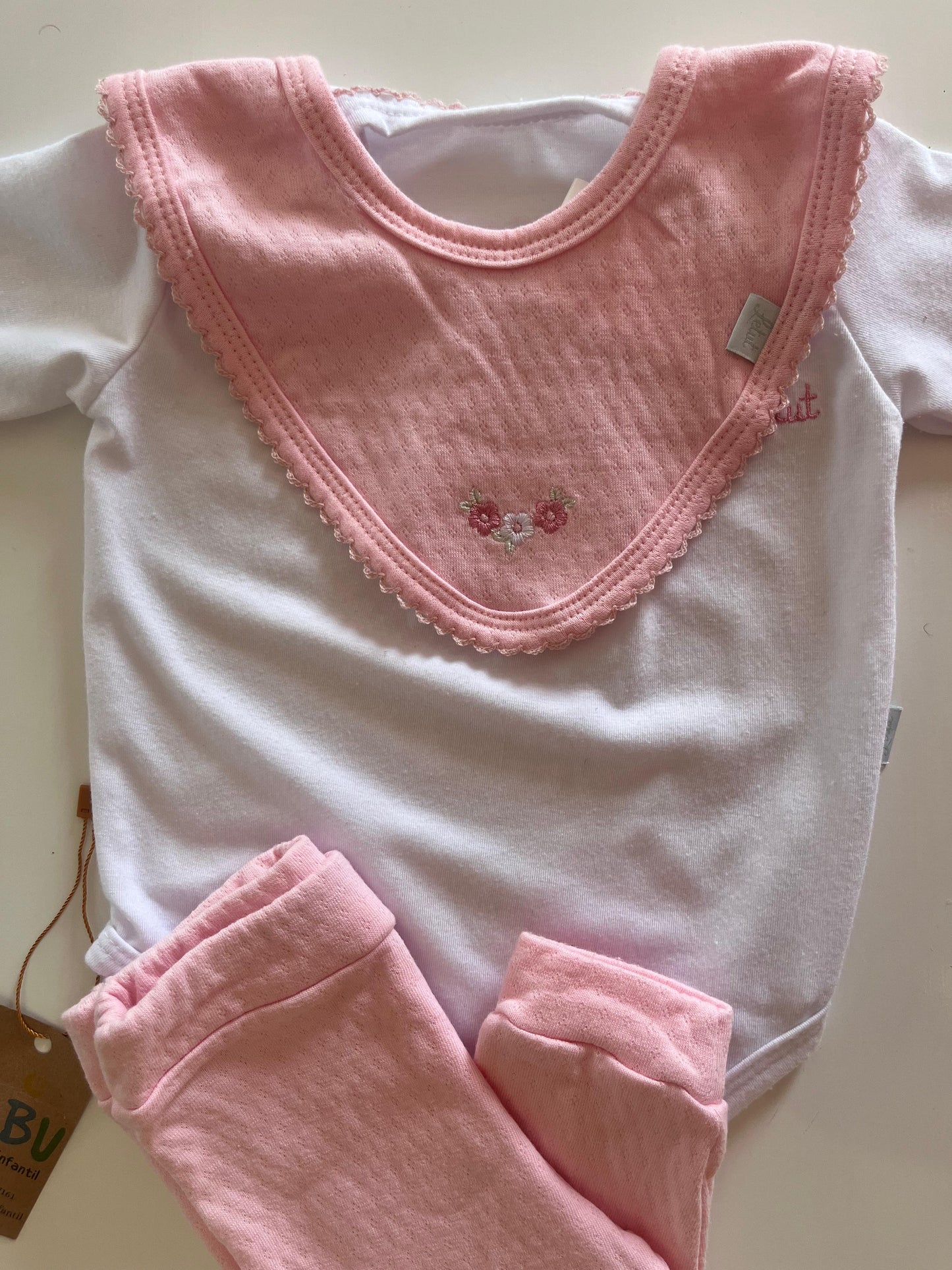 Kit 3 Peças Body Calça E Babador 100% Algodão